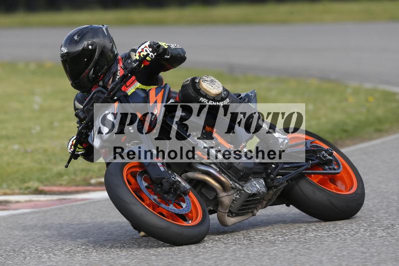 Archiv-2025/08 20.04.2025 Speer Racing ADR/Gruppe gelb/2